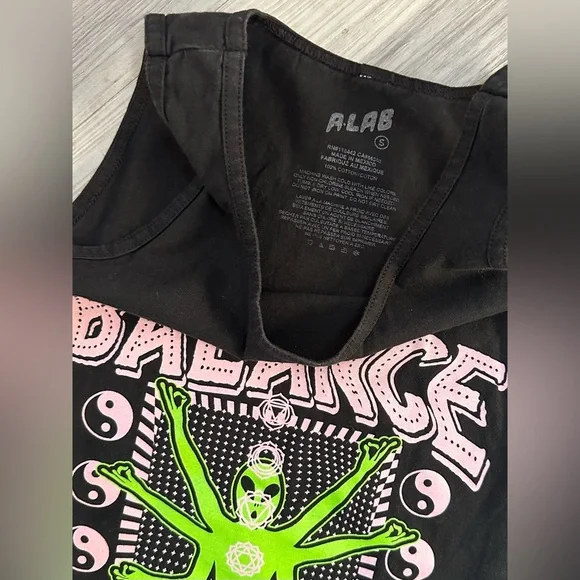 Black Tank Top Alien Vishnu / Shiva Yin Yang Balance Is Everything Women Size XS - Picture 4 of 4